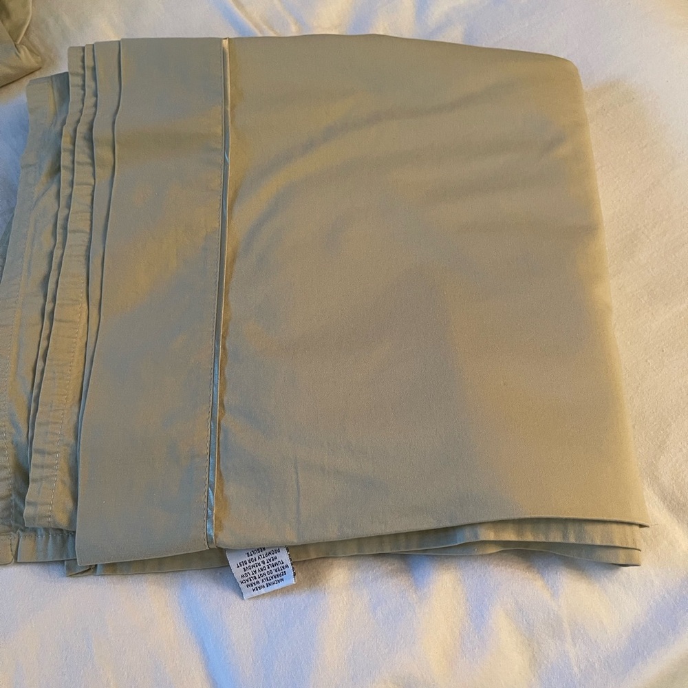 Sage color Split King Sheet Set - Picture 4 of 8